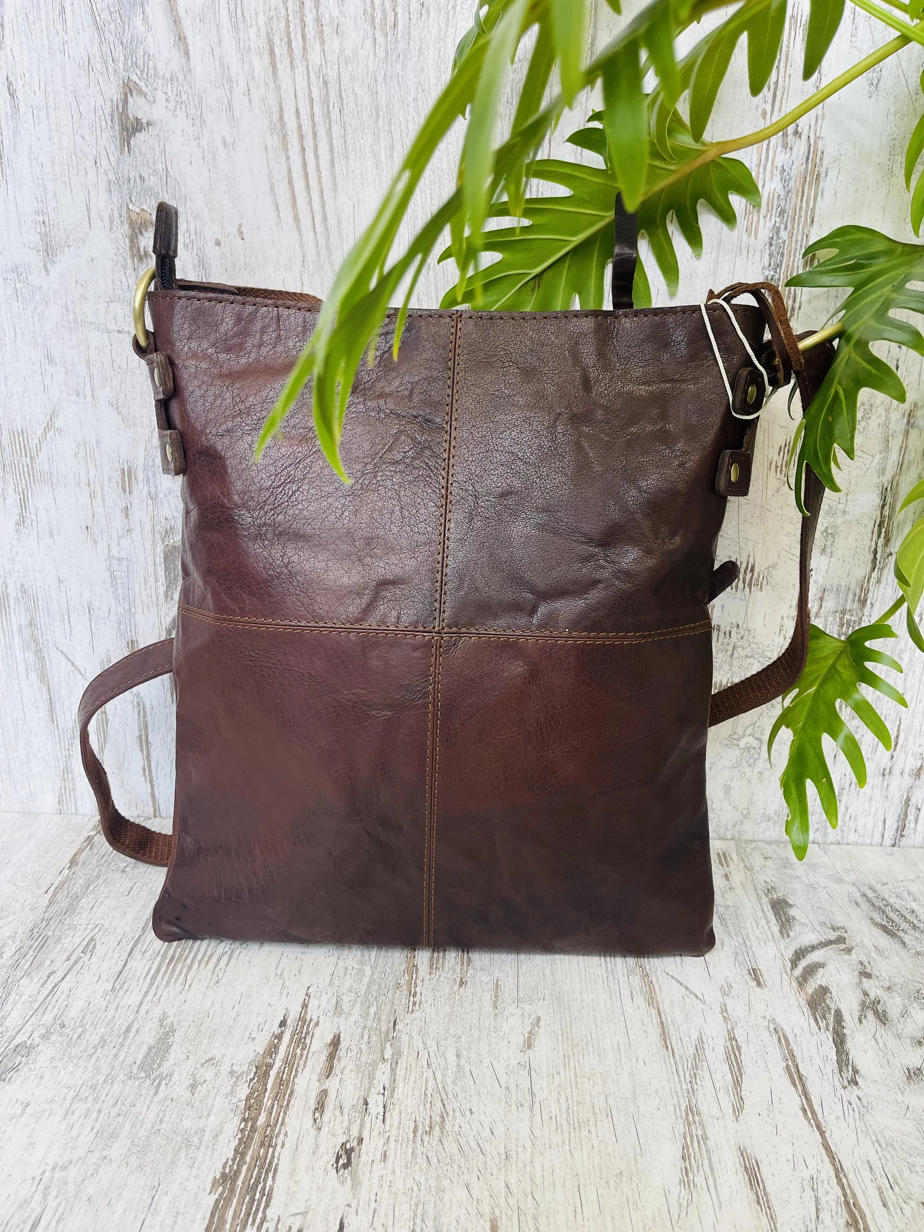 Kate Leather Crossbody Bag - Brown